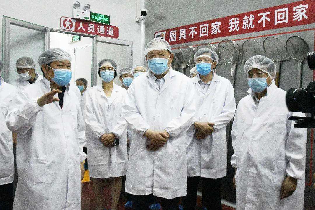 馬林青調研集中供餐企業(yè)食品安全監管工作